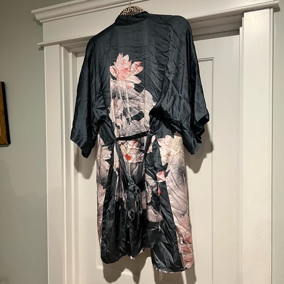 Kim & Ono Washable Silk Kimono - OS - Picture 7 of 13